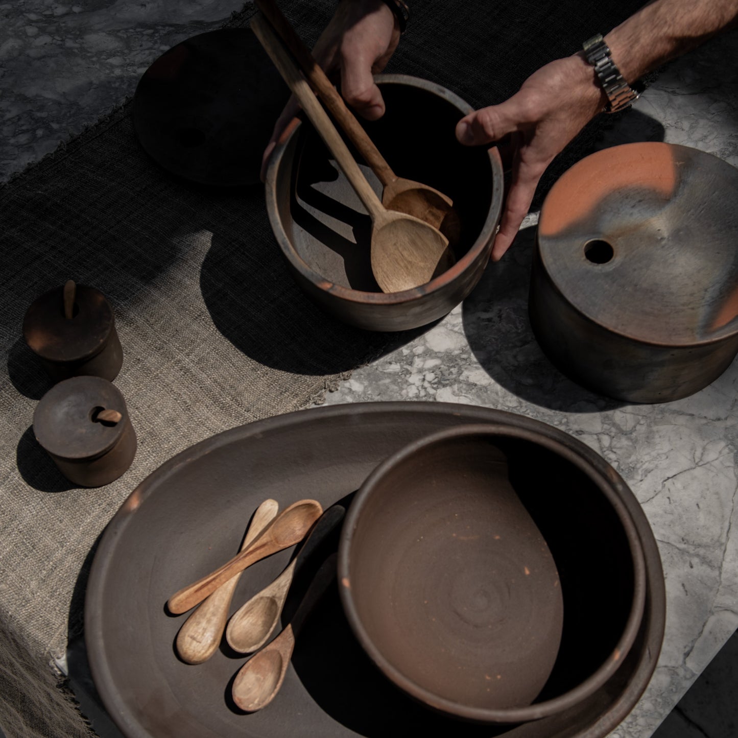 Brown Terracotta Serving Bowl with Lid details