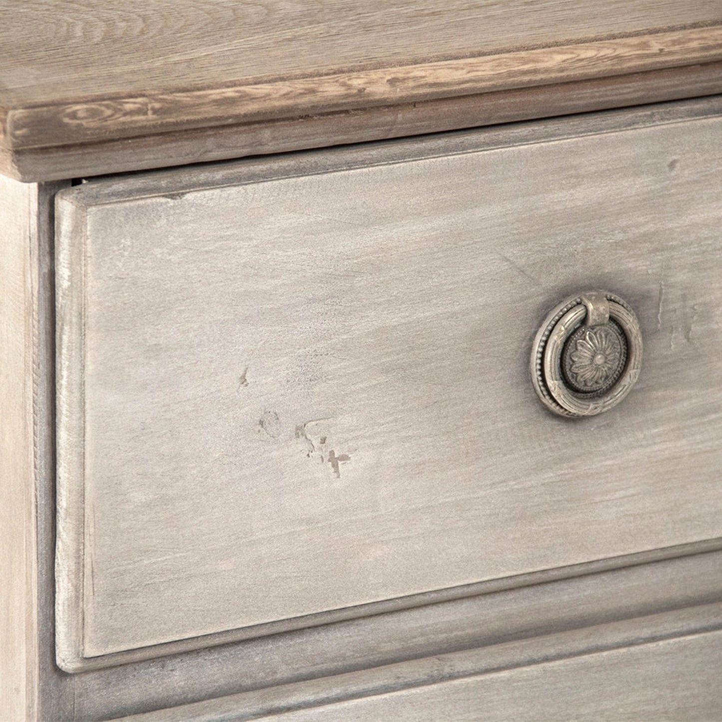 Robert Three Drawer Chest knobs