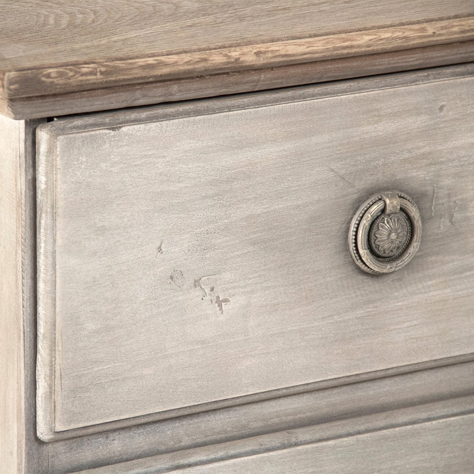 Robert Three Drawer Chest knobs