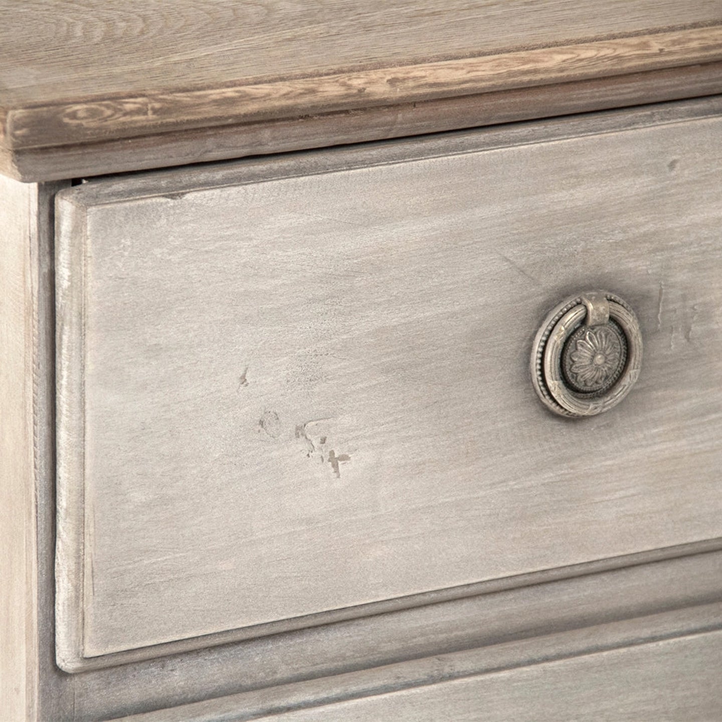 Robert Three Drawer Chest knobs